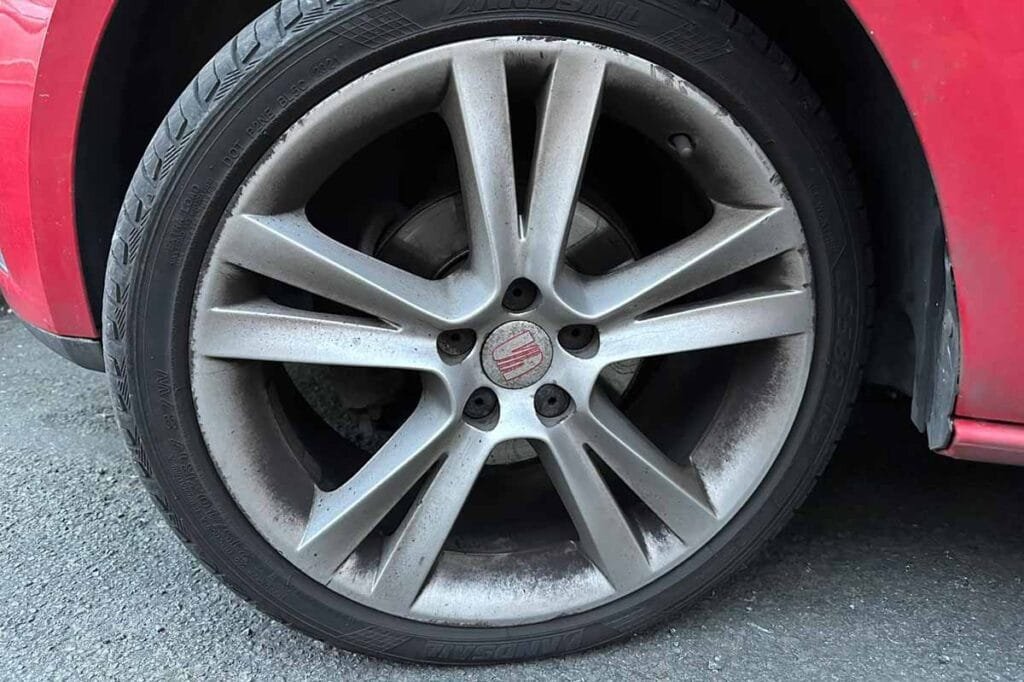 car maintenance for beginners - keep tyres inflated - car wheel